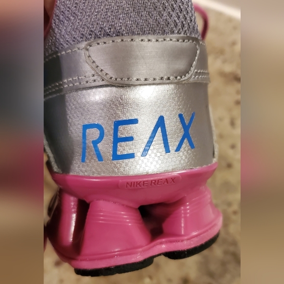 Nike REAX Run 8‎ athletic shoes, Size 6.5, Silver and Purple - Picture 7 of 9